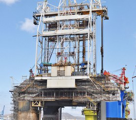 Piattaforme di lavoro e accessi sicuri per la manutenzione della piattaforma petrolifera