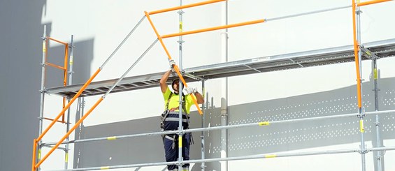 Assemblaggio sicuro con elementi telescopici