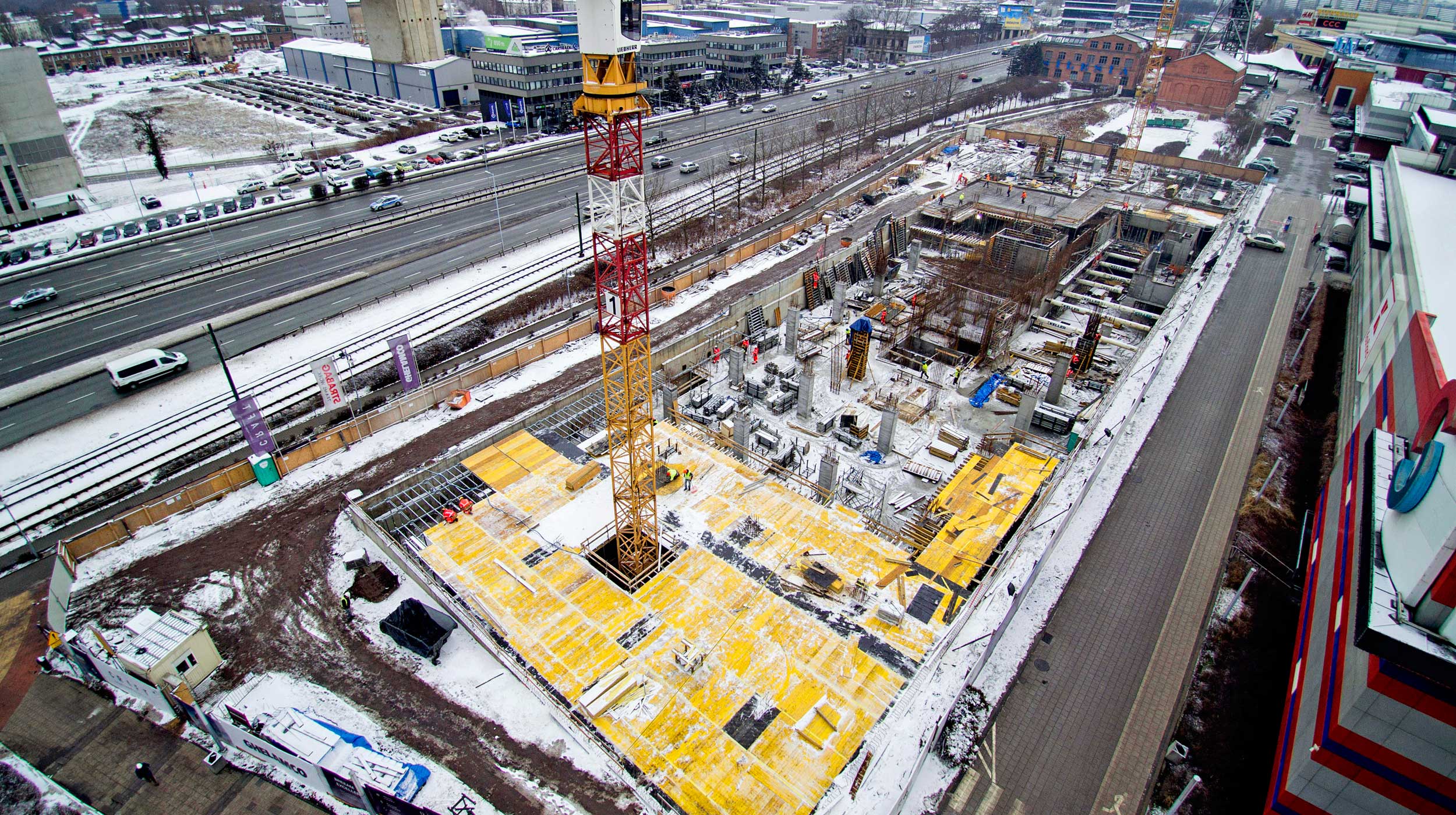 Il nuovo edificio per uffici di Katowice avrà una superficie di quasi 27.000 m², 13 piani e un parcheggio sotterraneo a due livelli.