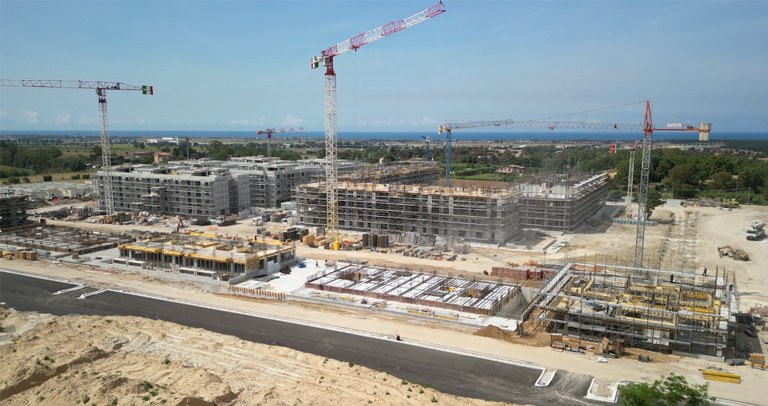 Symphony Village, Pomezia, Italia