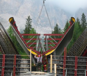 Ponte sul fiume Rudavoi, Belluno, Italia