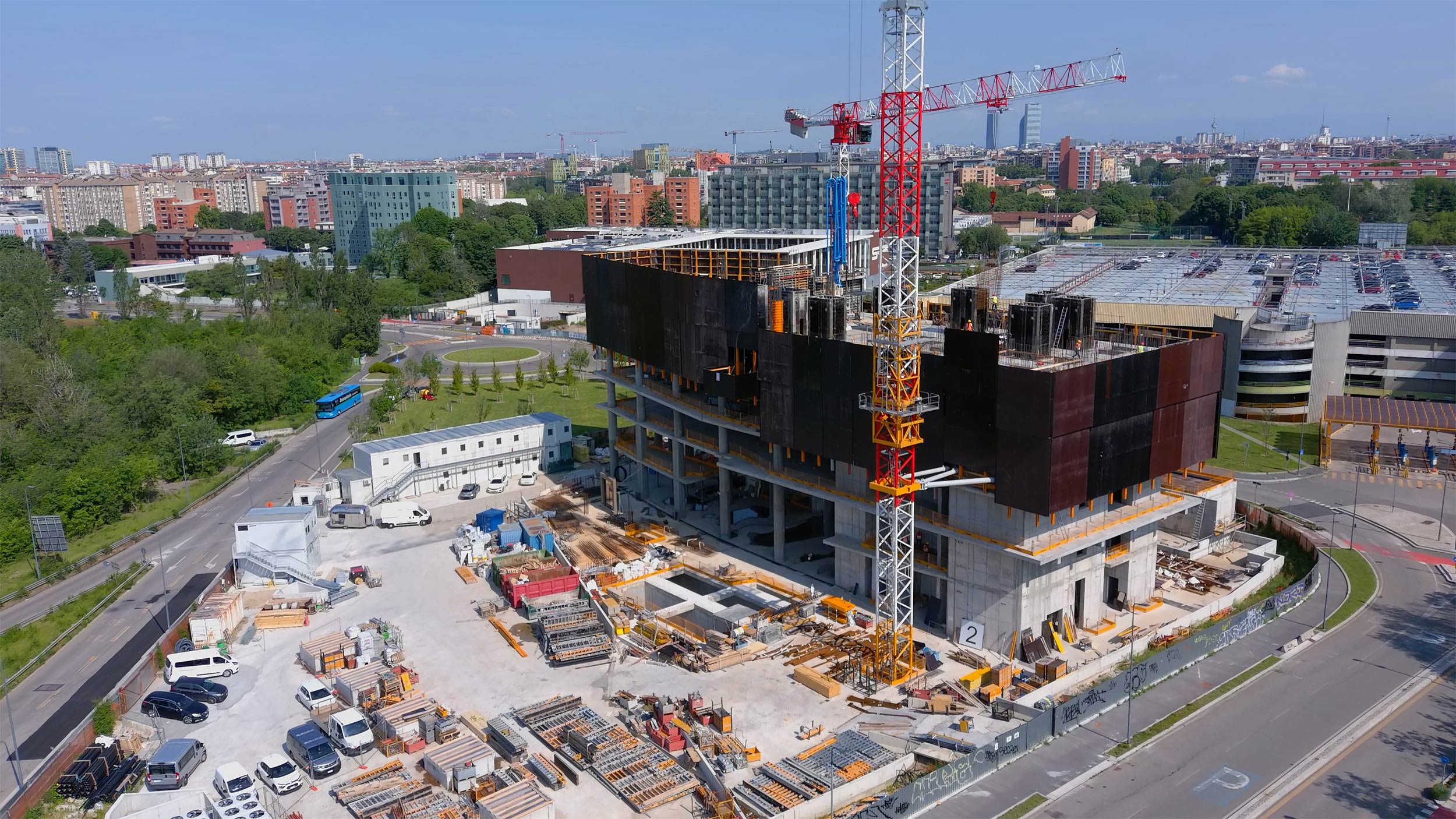 A sud di Milano, nel distretto della Barona e a pochi passi dalla stazione M2 Famagosta, sorge questo iconico progetto. Un nuovo grattacielo che raggiungerà una altezza di circa 100 metri.