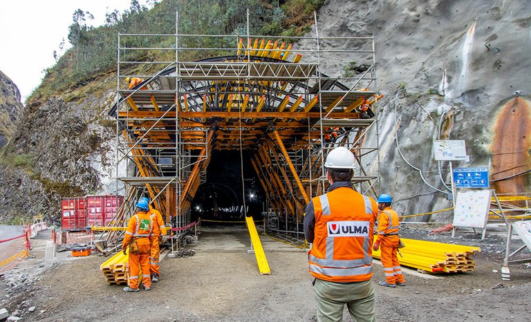 Carro MK per la costruzione della galleria di Ollachea a Puno