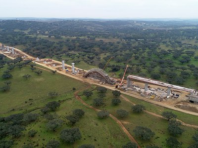 Un gran numero di attrezzature per la costruzione della prima tratta dell’alta velocità in Portogallo