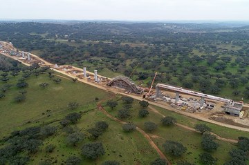 Un gran numero di attrezzature per la costruzione della prima tratta dell’alta velocità in Portogallo