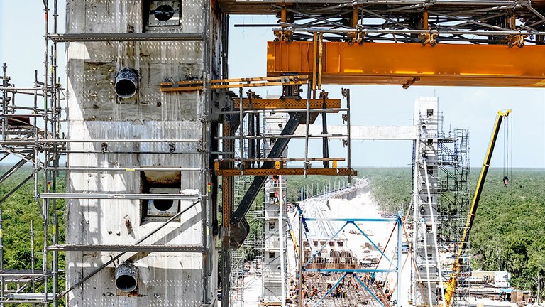 Soluzioni ingegneristiche nel primo ponte strallato ferroviario del Messico