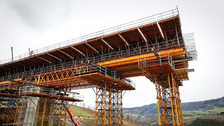 Riutilizzo del materiale al massimo e riduzione dei tempi di esecuzione nel viadotto Zumelegi